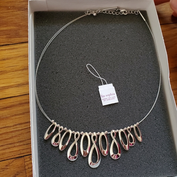 Lia Sophia Jewelry - 🎉HP🎉 NIB Lia Sophia Interlope necklace silver